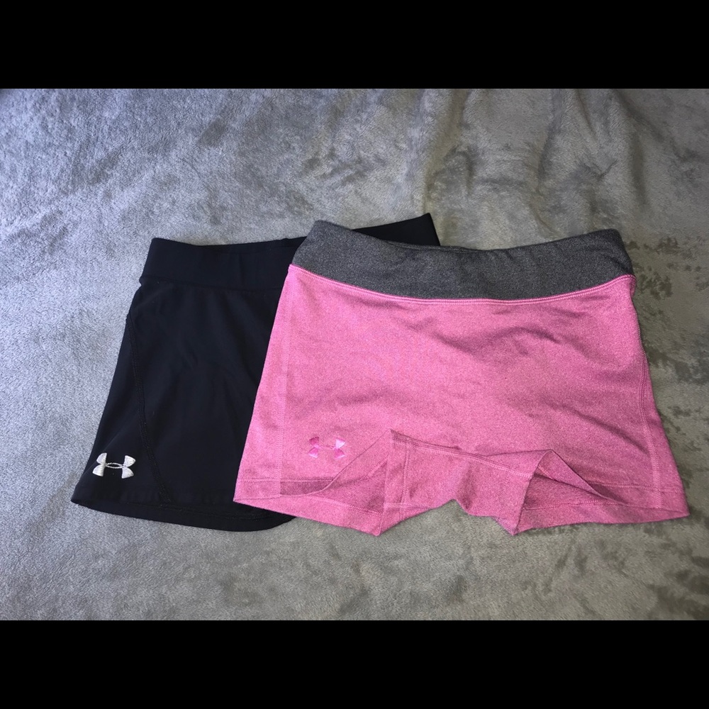 2 pairs of under armour spandex